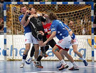 Master the role of the pivot in handball: technical skills and winning strategies