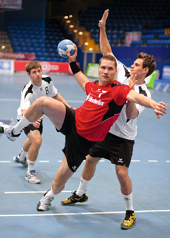 découvrez des conseils pratiques pour choisir le poste idéal au handball selon votre profil et vos compétences. trouvez votre place sur le terrain et optimisez vos performances !