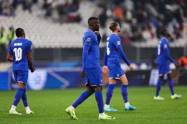 découvrez comment se vit la fin d'un match de foot, entre suspense, émotions et réactions des joueurs et supporters. analyse des moments clés du coup de sifflet final.