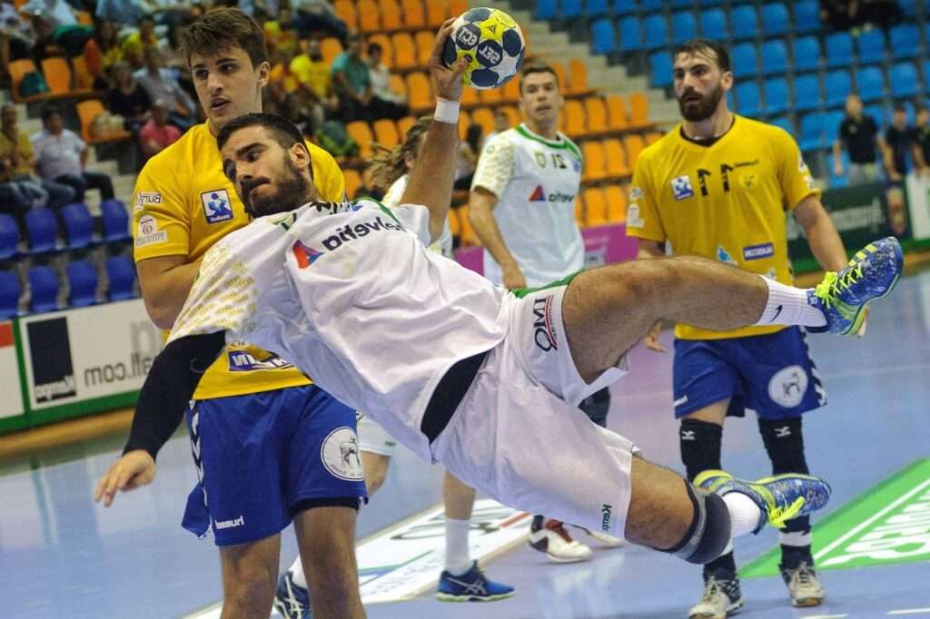 découvrez tout ce qu’il faut savoir sur la mi-temps au handball : durée, règles, pauses et conseils pour optimiser ce moment clé du match.