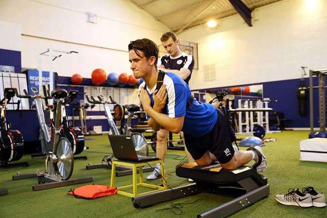 découvrez les secrets de la préparation physique et mentale avec 'minutes de foot : science de l'entraînement'. conseils, analyses et méthodes pour progresser au football et optimiser vos performances.