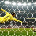 découvrez l'origine du penalty à 11 mètres dans le football : son histoire, la raison de sa création et comment il s'est imposé comme moment-clé des matchs.