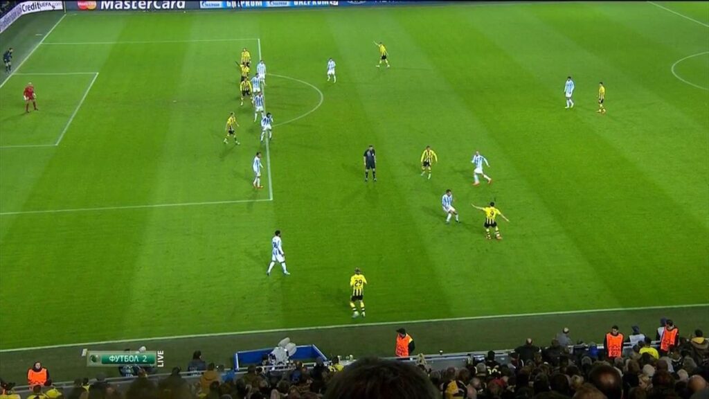 découvrez la règle du 6 mètres au football : explications simples sur cette remise en jeu, comment elle se déroule, qui peut la tirer et quelles sont les fautes à éviter. parfait pour comprendre le fonctionnement du coup de pied de but au foot !
