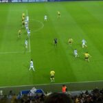 découvrez la règle du 6 mètres au football : explications simples sur cette remise en jeu, comment elle se déroule, qui peut la tirer et quelles sont les fautes à éviter. parfait pour comprendre le fonctionnement du coup de pied de but au foot !