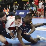 découvrez les fondamentaux de la défense sur le pivot en hand-ball : techniques, conseils et astuces pour stopper efficacement l’attaque adverse et renforcer votre équipe sur le terrain.