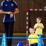 découvrez nos conseils et astuces pour devenir fort en handball : entraînements, techniques, préparation physique et mentale pour améliorer vos performances sur le terrain.