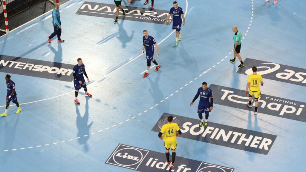 découvrez la durée d’un match de handball, les temps de jeu officiels, les pauses et les prolongations selon les règles internationales. toutes les infos essentielles pour comprendre le déroulement d’une rencontre de handball.