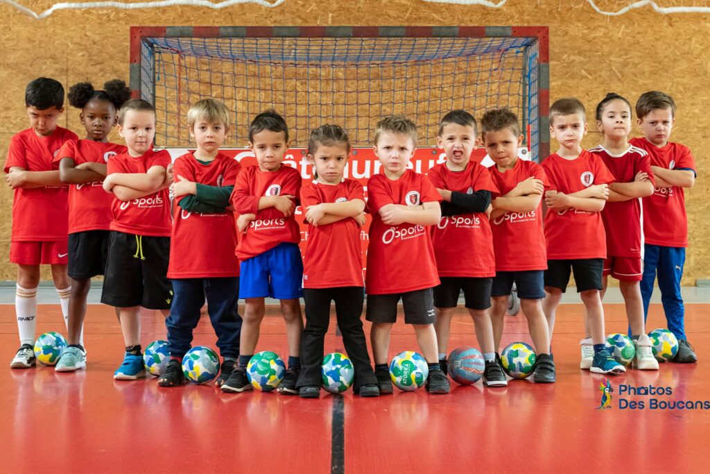 découvrez l'univers du handball dynamique : techniques, astuces et conseils pour progresser, améliorer votre jeu et vivre pleinement votre passion sur le terrain.