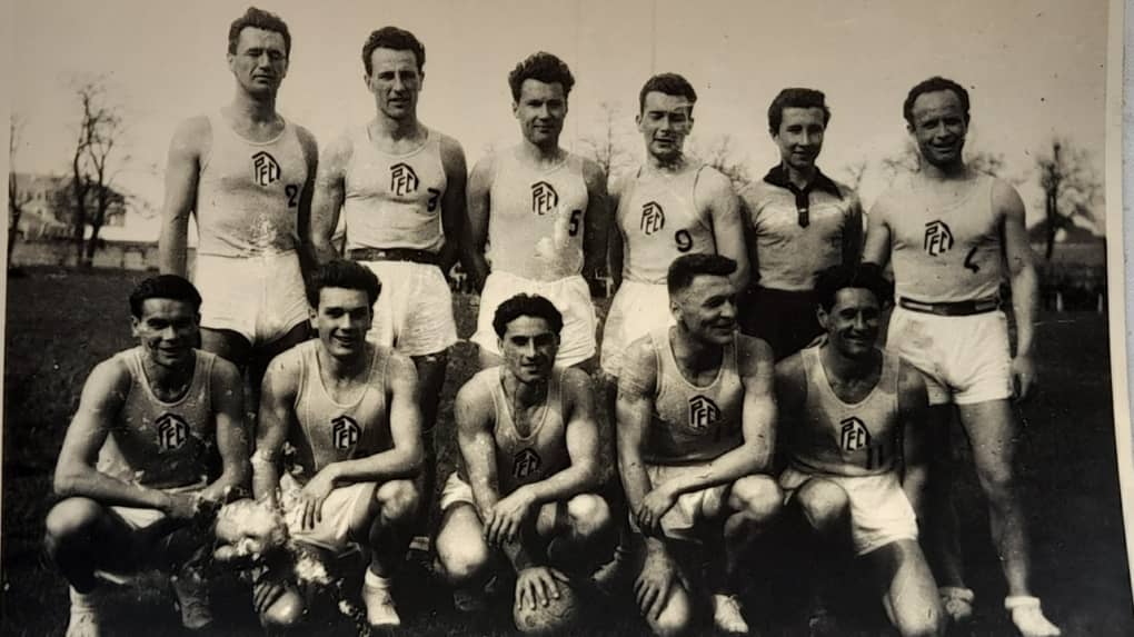 découvrez l'histoire du handball, de ses origines à son évolution moderne, en passant par les grandes étapes et moments marquants de ce sport collectif passionnant.