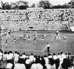 découvrez l'histoire du volleyball, de sa création à son évolution mondiale. plongez dans les origines de ce sport, ses règles clés et ses moments marquants à travers les décennies.