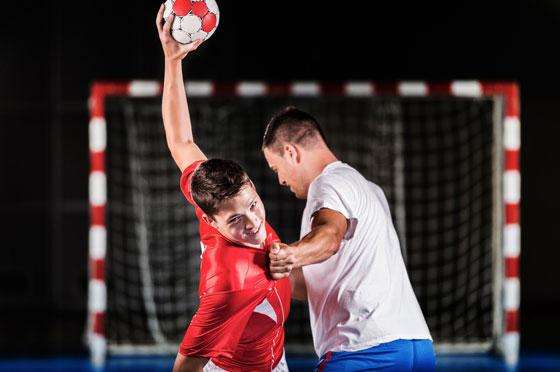 découvrez les meilleures techniques et astuces pour marquer des buts au handball, améliorer votre précision et devenir un joueur décisif sur le terrain.
