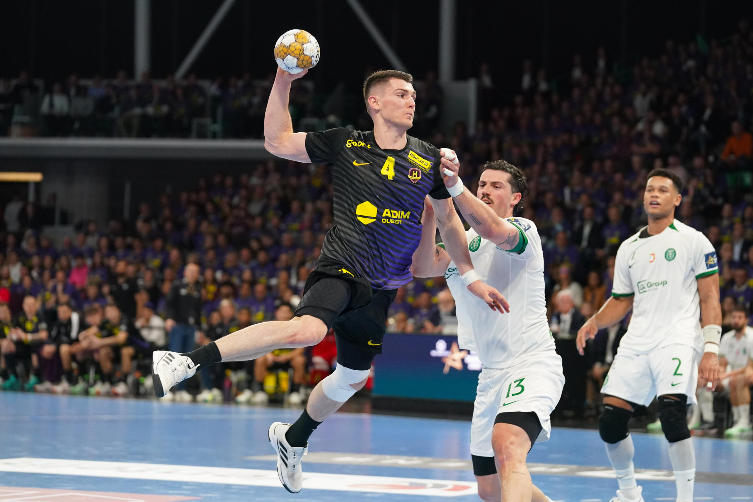 découvrez le métier d'inventeur dans le domaine du handball : missions, compétences requises, innovations et impact sur l'évolution du jeu et des équipements.