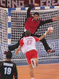 découvrez l’histoire et les origines du handball : de ses premières formes en europe à l’évolution du sport moderne que l’on connaît aujourd’hui.