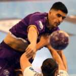 découvrez la durée officielle d'un match de handball et les temps de jeu selon les catégories, avec explications sur les pauses, le temps mort et le règlement actuel.