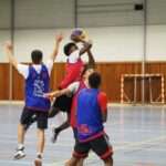 découvrez des conseils et exercices efficaces pour améliorer votre saut au handball et gagner en puissance et précision lors de vos matchs.