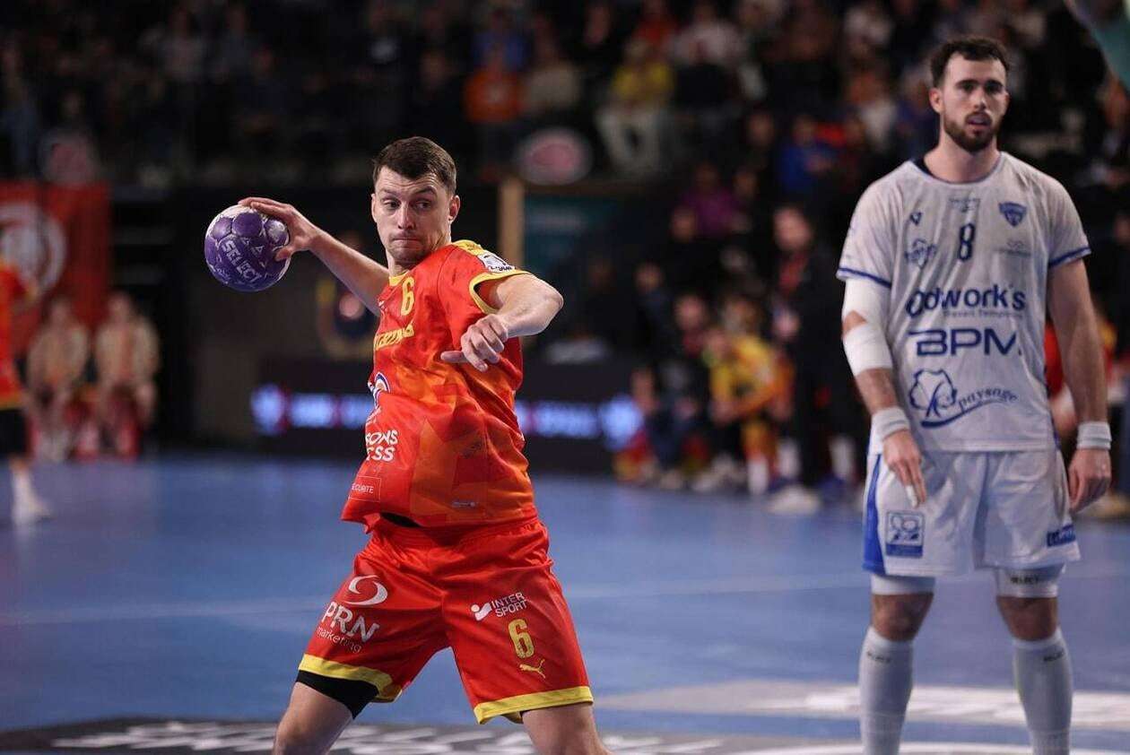 découvrez les meilleures techniques de défense handball pour stopper efficacement les attaques adverses et renforcer la solidité de votre équipe sur le terrain.