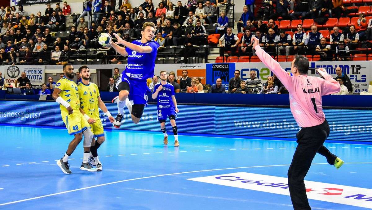 apprenez à maîtriser la prononciation parfaite du mot 'handball' avec nos conseils simples et efficaces en français.