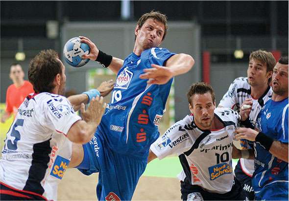 découvrez les clés pour réussir le lancement d'une équipe de handball : organisation, recrutement, entraînement et motivation pour un projet gagnant.