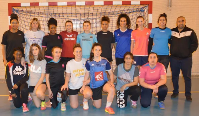 découvrez tout sur la traduction des termes et règlements du handball : lexique, expressions courantes, conseils pour traduire efficacement dans le contexte sportif.