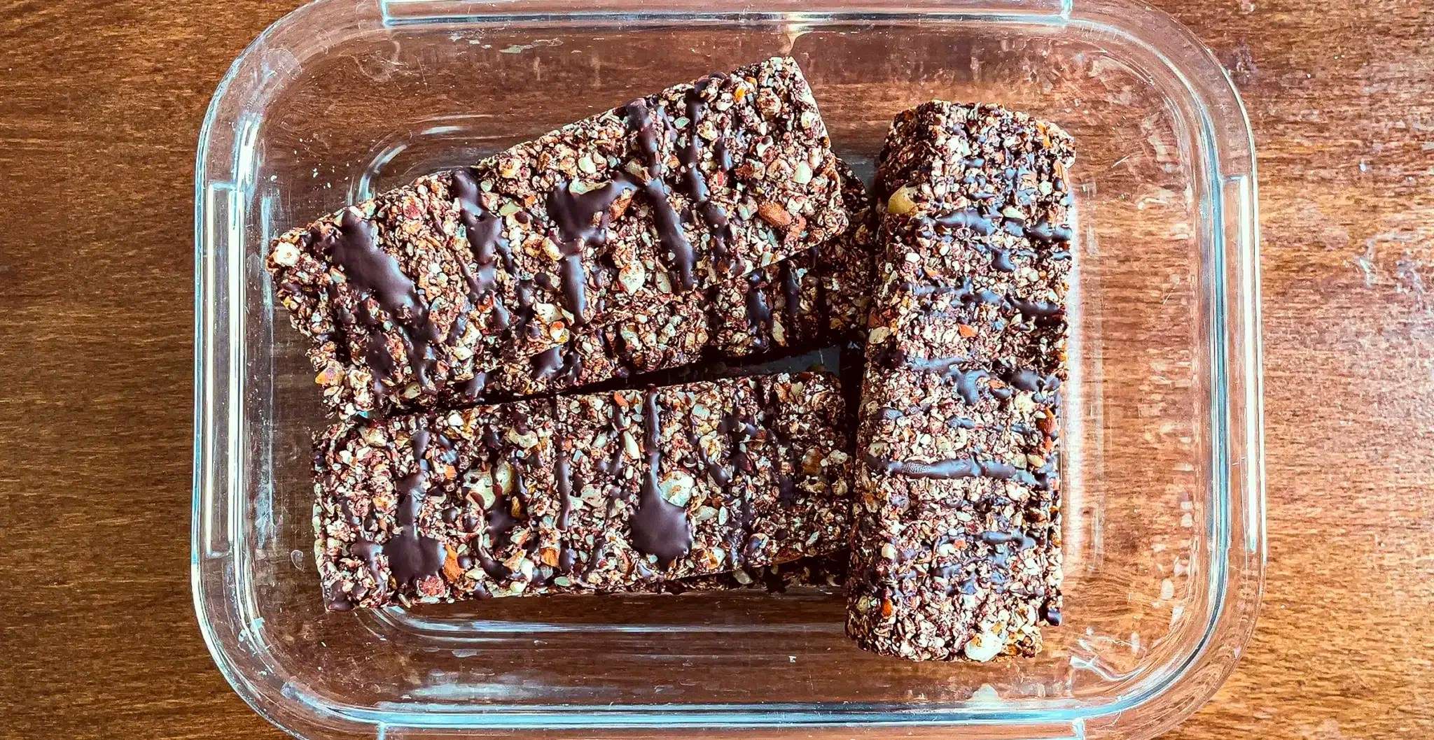 découvrez une recette simple et rapide pour préparer une barre chocolatée healthy maison, idéale pour une pause gourmande et équilibrée.