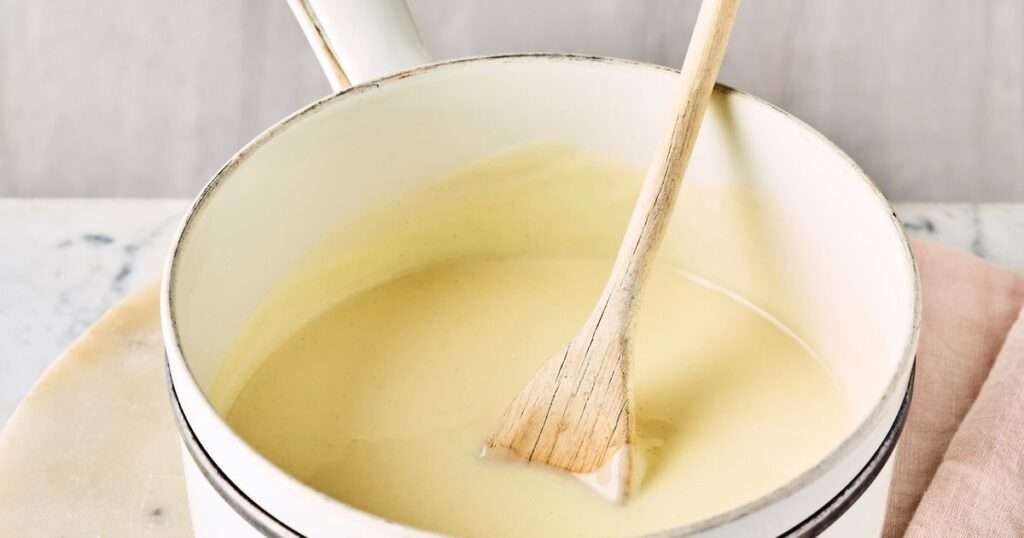 découvrez comment réussir une béchamel onctueuse et savoureuse avec du lait d'amande, parfaite pour une cuisine saine et délicieuse.