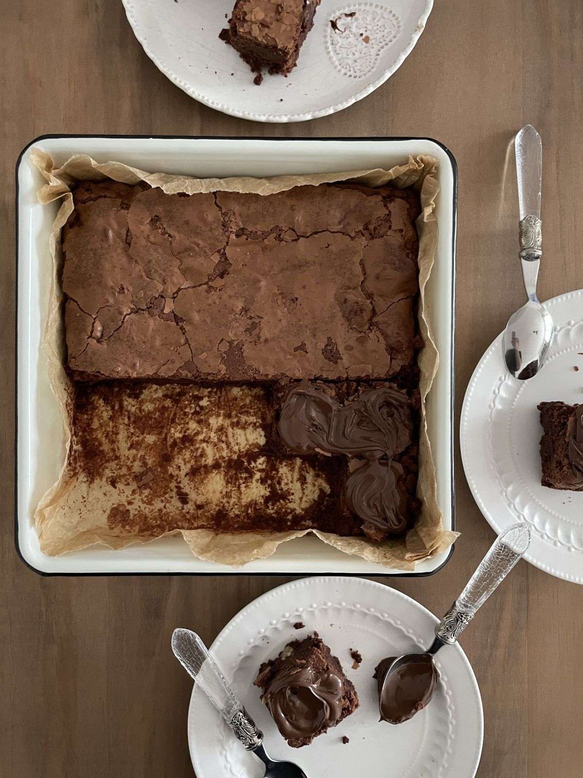 découvrez une recette facile et rapide de brownie aux noix, fondant et gourmand, parfaite pour toutes les occasions.