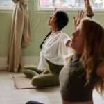 apprenez à débloquer votre plexus solaire pour améliorer votre bien-être physique et émotionnel grâce à des techniques simples et efficaces.