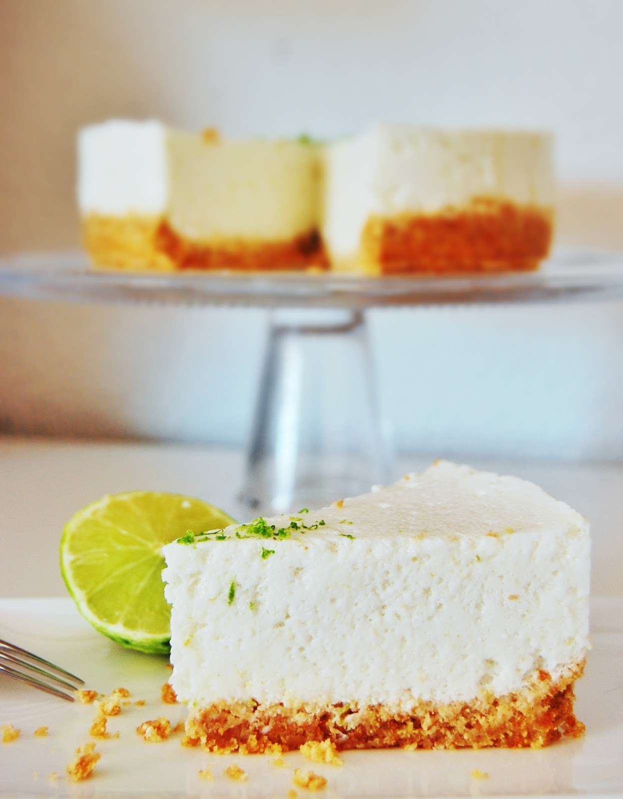 découvrez une recette délicieuse et exotique de gâteau au citron vert et lait de coco, parfait pour une touche fraîche et gourmande à vos desserts.
