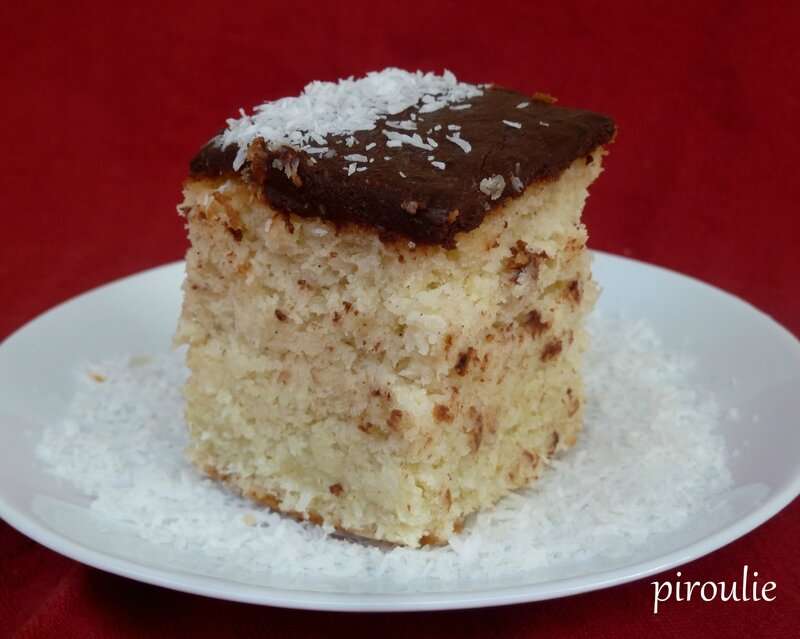 découvrez notre recette facile et rapide de gâteau moelleux à la farine de coco, idéal pour une douceur saine et savoureuse.