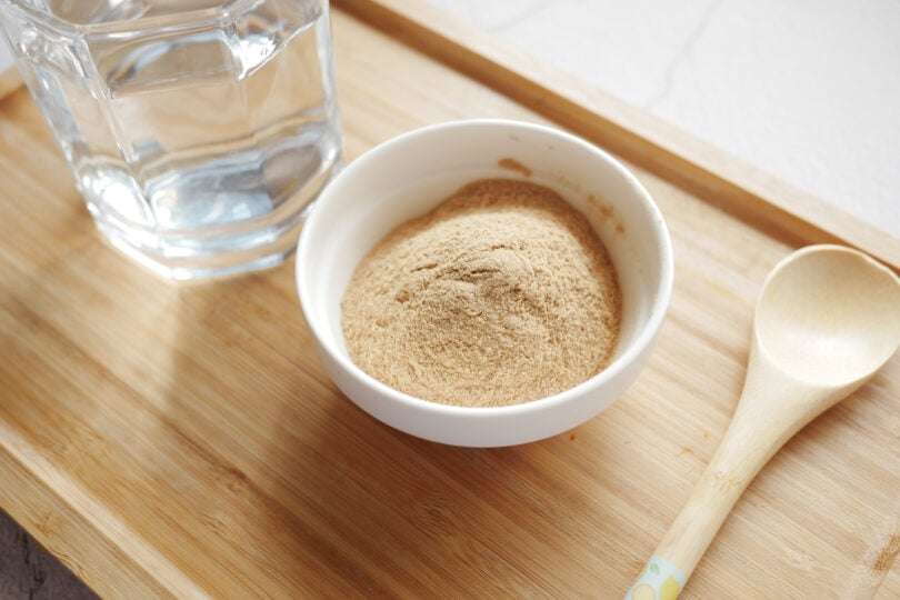 découvrez les bienfaits de la levure nutritionnelle et comment l'utiliser en cuisine pour enrichir vos plats de saveurs et de nutriments essentiels.