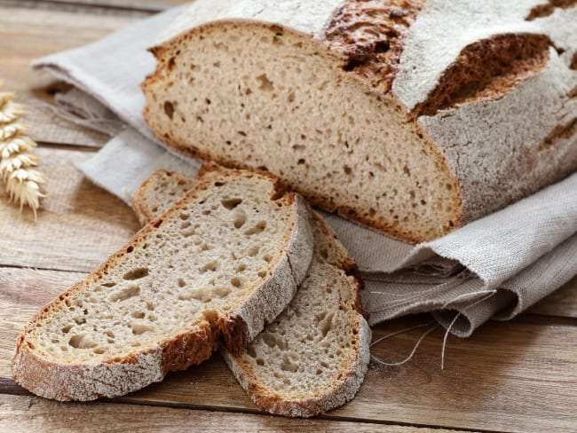 découvrez notre recette facile et naturelle de pain complet bio fait maison, pour un goût authentique et des ingrédients sains.