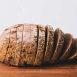 découvrez notre recette facile pour un pain de seigle moelleux, parfait pour des dégustations savoureuses et authentiques à la maison.