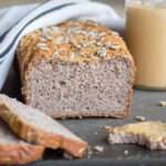 découvrez notre recette de pain sain sans farine, enrichi en graines pour une texture croquante et un goût naturel, parfait pour une alimentation équilibrée.