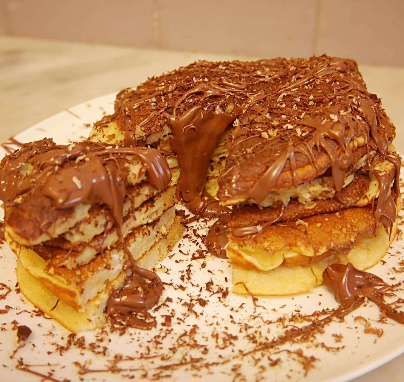 découvrez une recette simple et rapide de pancakes sains à la compote, parfaits pour un petit-déjeuner gourmand et équilibré.