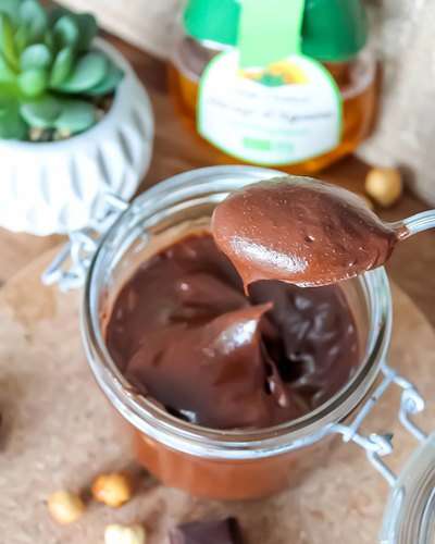 découvrez une recette facile de pâte à tartiner healthy maison, délicieuse et rapide à préparer pour un plaisir gourmand sans culpabilité.