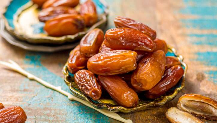 découvrez la poudre de dattes, un sucre naturel bénéfique riche en vitamines et minéraux, idéal pour sucrer vos recettes de manière saine et gourmande.