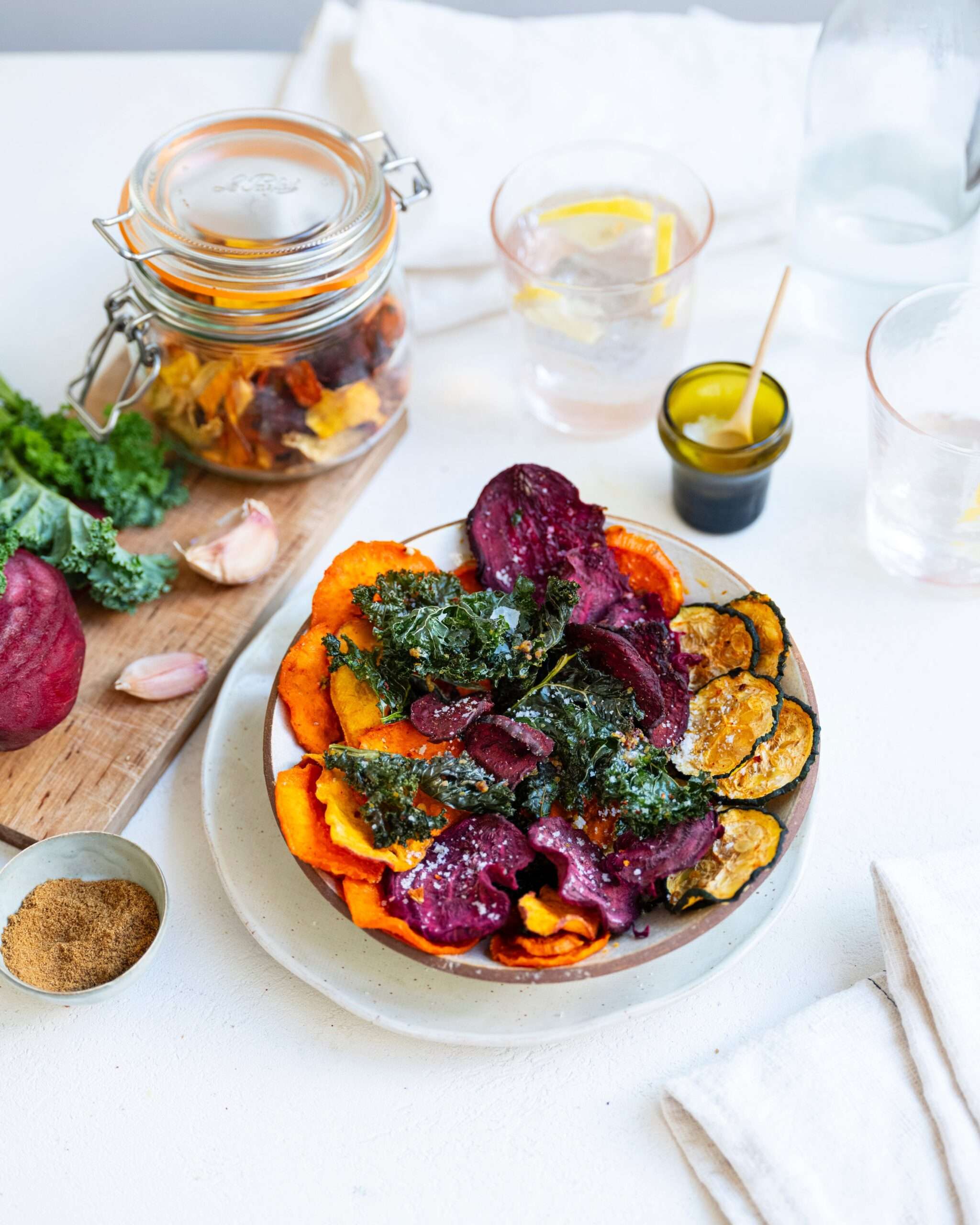 découvrez comment préparer des chips de légumes maison croustillantes, saines et savoureuses, parfaites pour un snack gourmand et naturel.
