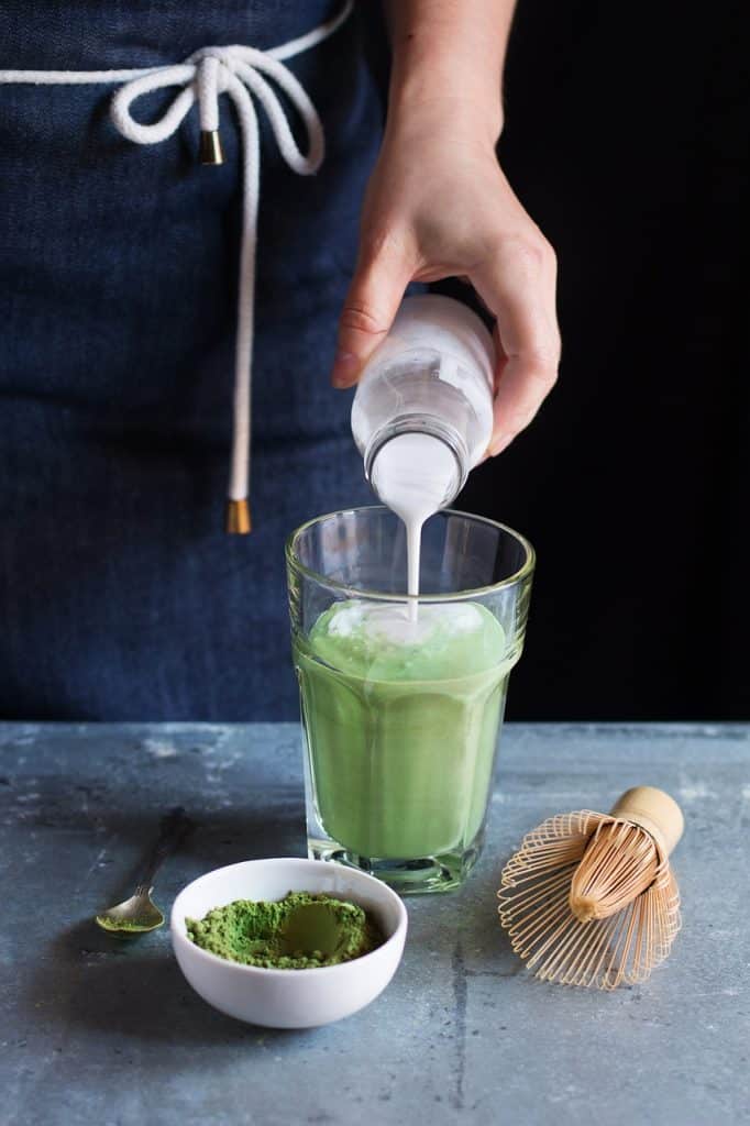 découvrez comment préparer le matcha latte parfait avec nos conseils simples et astuces pour un goût authentique et une texture onctueuse.