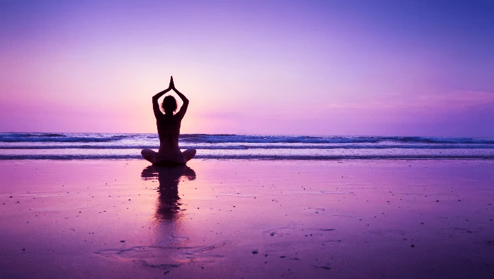 explorez la signification spirituelle du pourpre, une couleur riche en symboles de sagesse, de royauté et de transformation intérieure.