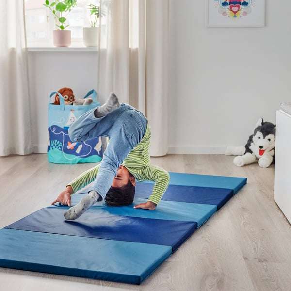 découvrez notre sélection 2026 de tapis de yoga pour enfants, alliant confort et sécurité pour accompagner les petits dans leur pratique.