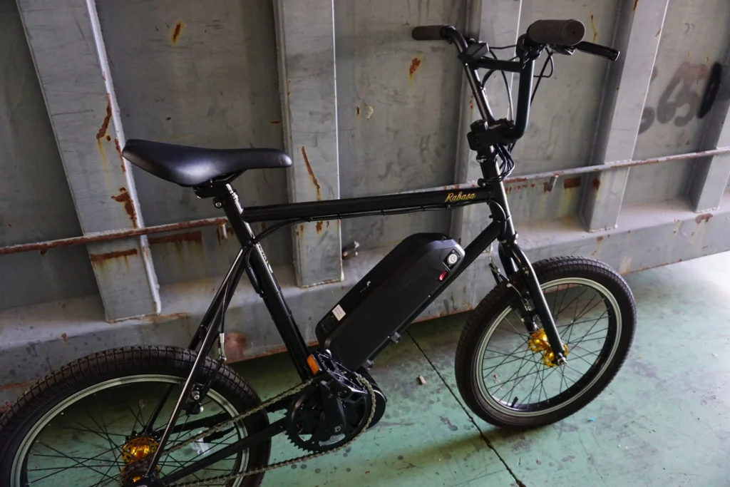 découvrez notre guide complet pour choisir le mini vélo électrique idéal, alliant praticité et performance pour vos déplacements urbains.